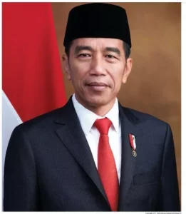 Jokowi Tampil Beda di Reuni Fakultas Kehutanan UGM dengan Kemeja Putih