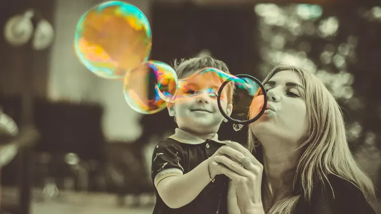 Cara Praktis Membuat Anak Cerdas ala Wamendikti Stella Christie