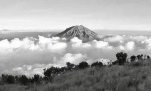 Sempat Pingsan, Pendaki asal Sukabumi Meninggal di Gunung Slamet