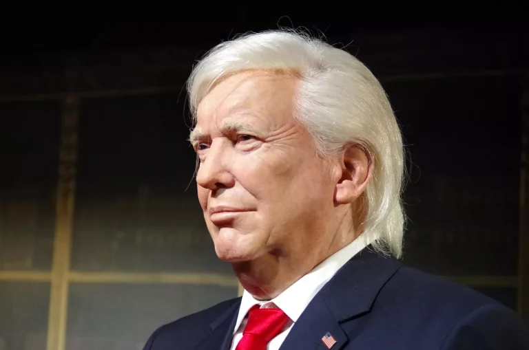 Pemerintahan Trump Izinkan Pegawai Federal untuk Menyebarkan Keyakinan Agama di Tempat Kerja